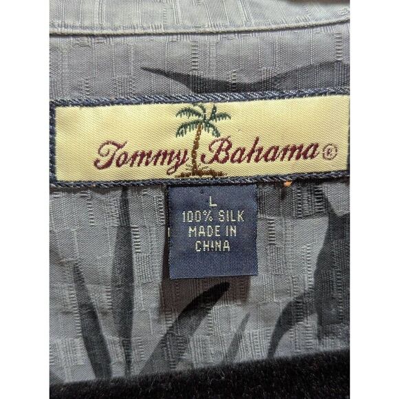 Tommy Bahama Men's Gray Black Silk Floral Pattern Button-Down Short-Sleeve Shirt - Picture 2 of 6